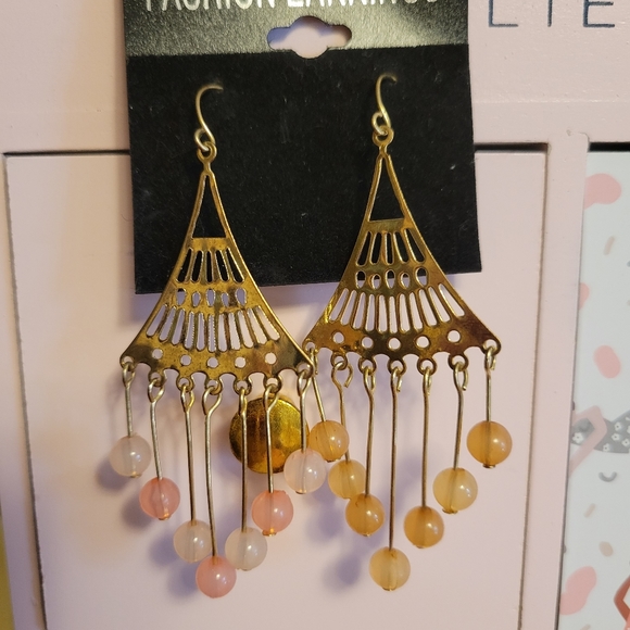 Gold Dangling bead earringd - Picture 1 of 2